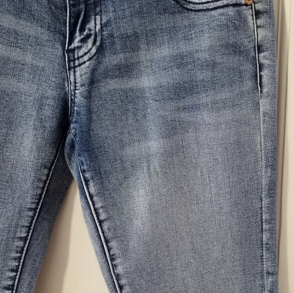 Celebrity Pink Distressed Skinny Jeans Junior Women's Size 1 - Picture 10 of 13